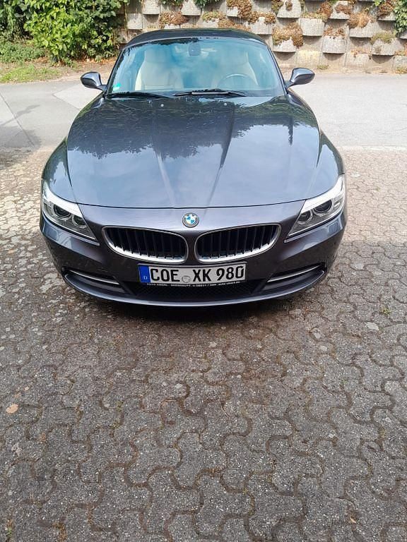 Silber Gebraucht 2014 BMW Z4 Cabrio | 9.200 € (Fairer Preis) - Bild 1/4