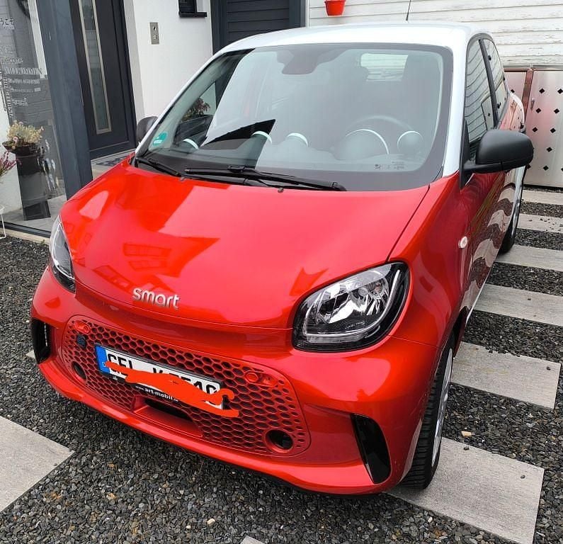 Rot Gebraucht 2020 Smart ForFour Electric Drive Limousine | 7.100 € (Guter Preis) - Bild 1/4