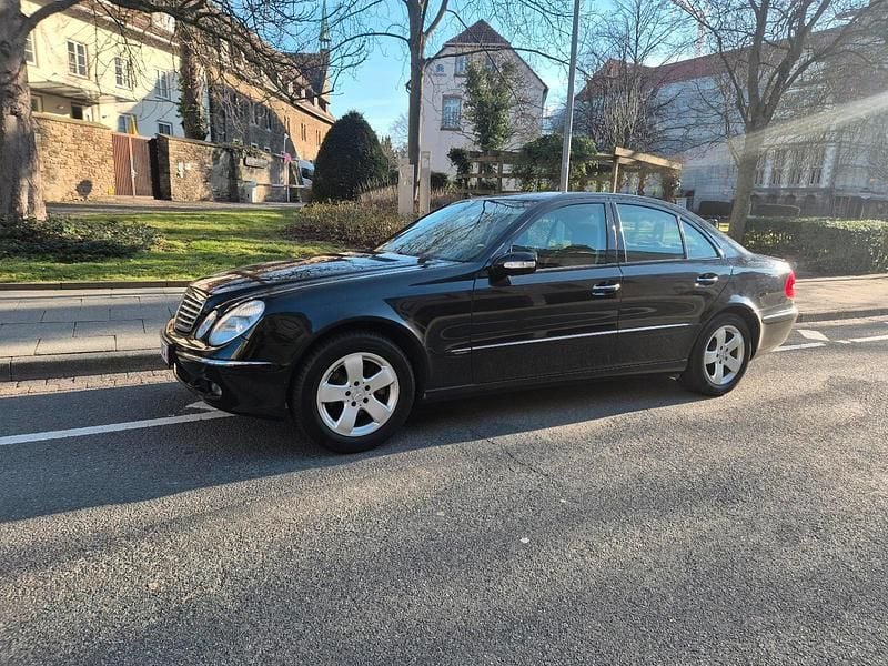Gebraucht Mercedes E220 150 PS (110 kW) 2005 Schwarz Limousine