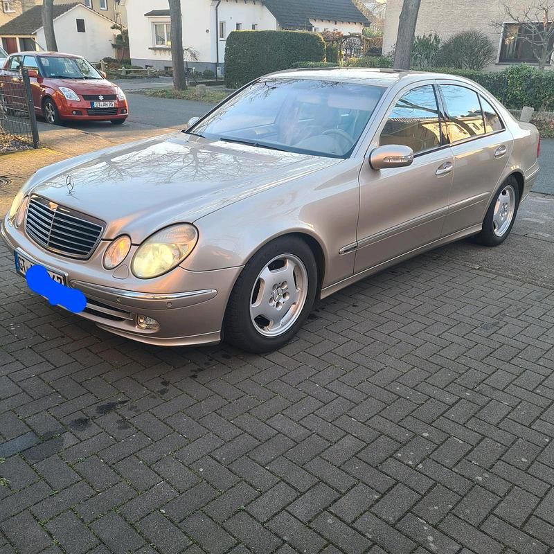 Gebraucht Mercedes E240 Avantgarde 177 PS (130 kW) 2003 Gold Limousine