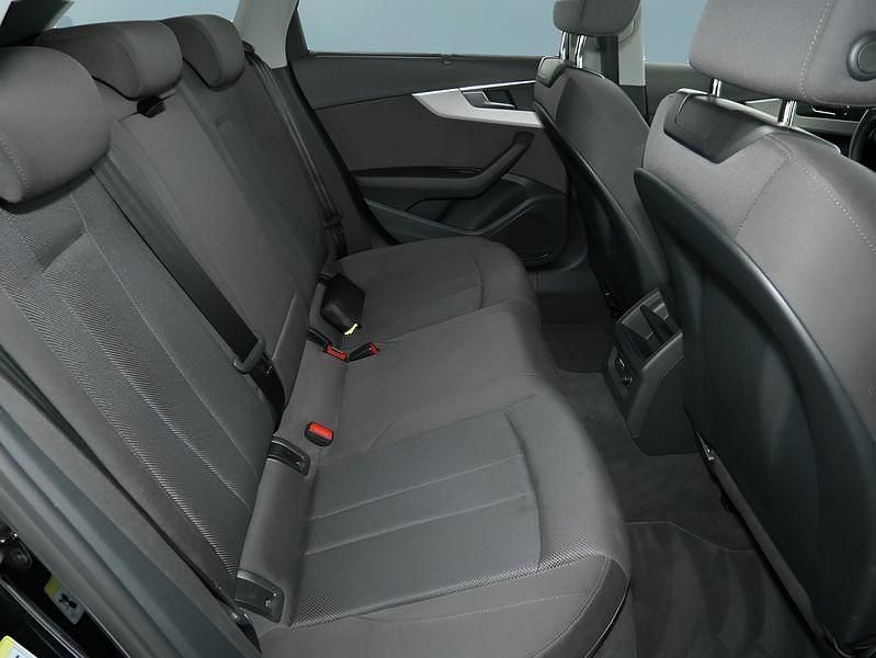 Second-hand Audi A4 190 CP (139 kW) 2023 Negru Break