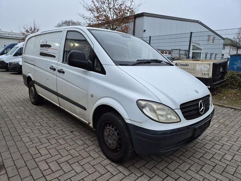 Weiß Gebraucht 2006 Mercedes Vito Van | 1.900 € - Bild 1/4