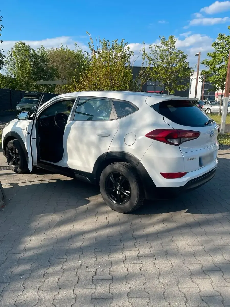 Gebraucht Hyundai Tucson 116 PS (85 kW) 2016 Weiß SUV
