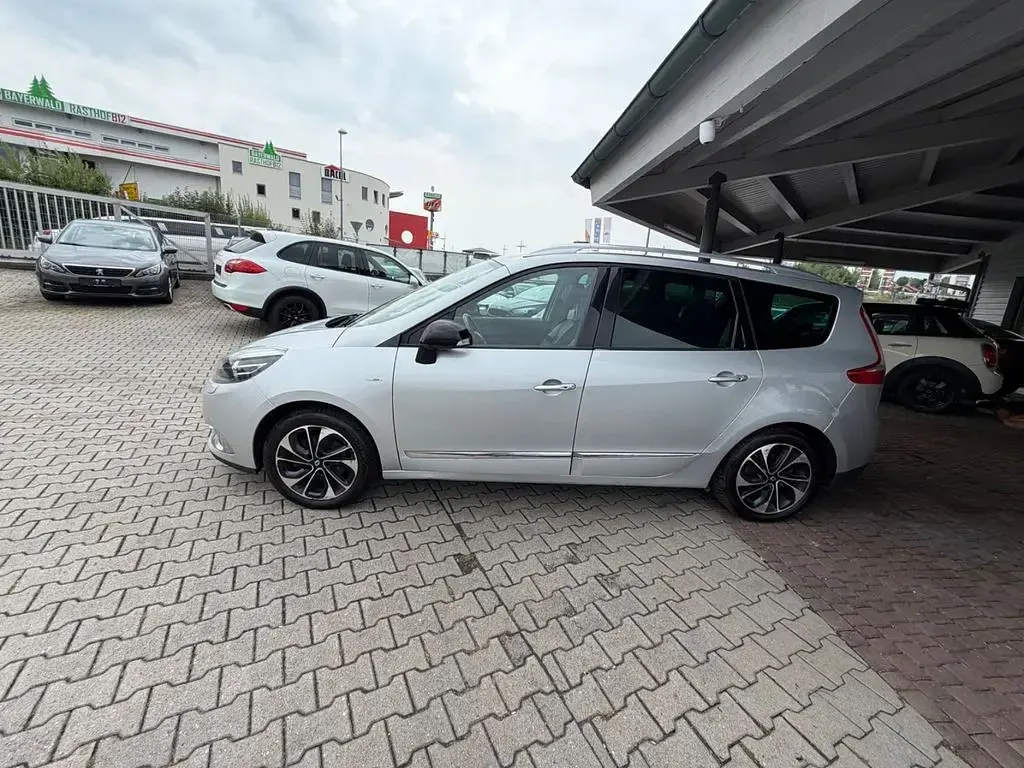 Gebraucht Renault Scénic III Bose Edition 131 PS (96 kW) 2015 Grau Limousine