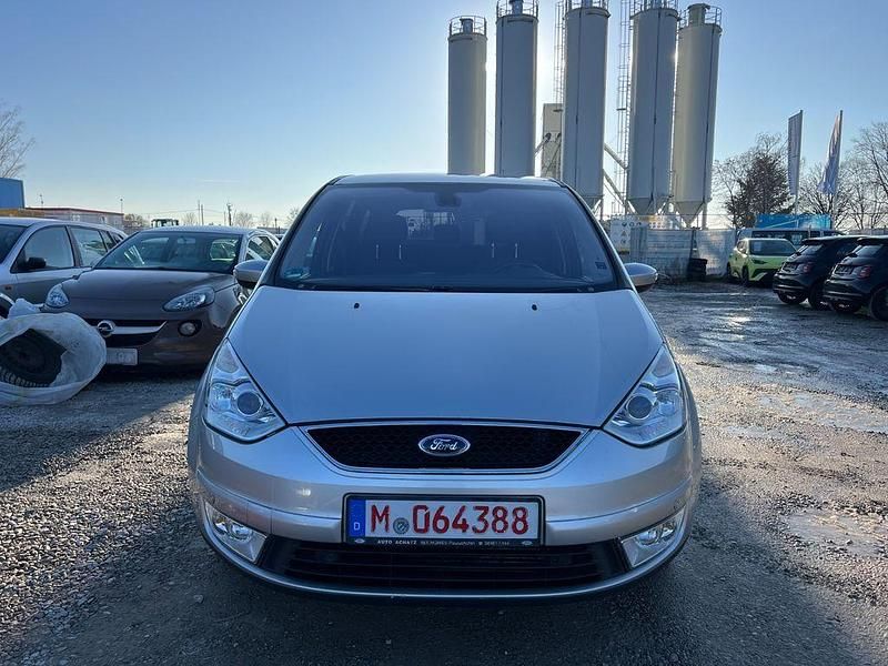 Grau Gebraucht 2009 Ford Galaxy Ghia Van / Kleinbus | 2.999 € (Superpreis) - Bild 1/4