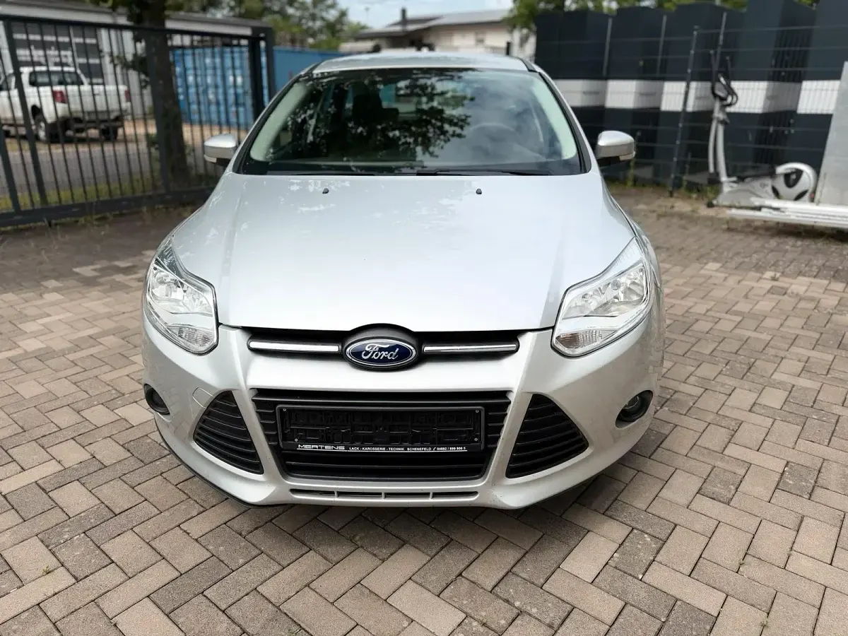 Gebraucht Ford Focus 116 PS (85 kW) 2014 Grau Kombi