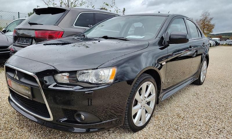Schwarz Gebraucht 2015 Mitsubishi Lancer Sportback Limousine | 6.800 € (Guter Preis) - Bild 1/4