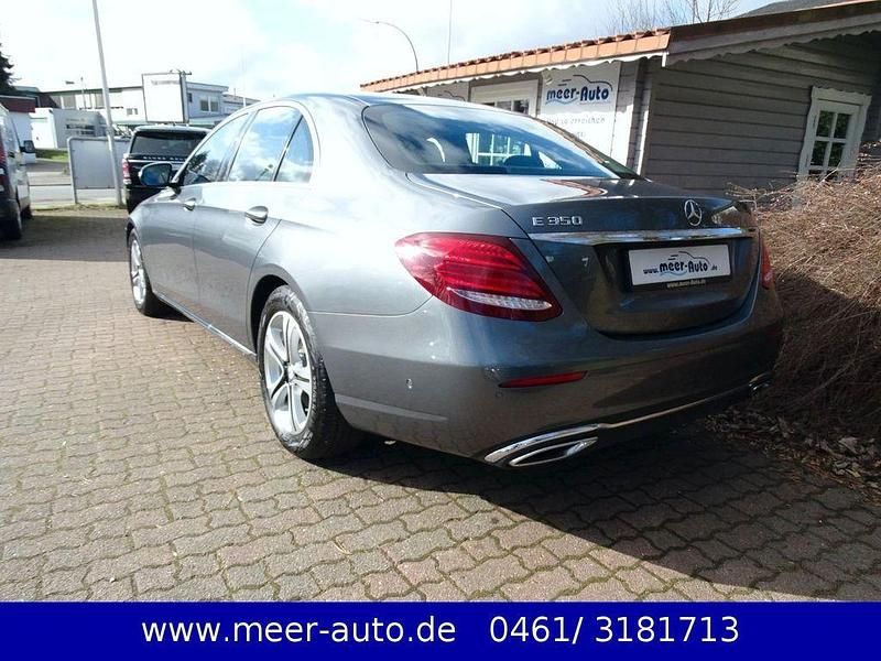 Gebraucht Mercedes E350 Avantgarde 258 PS (189 kW) 2016 Selenitgrau Limousine