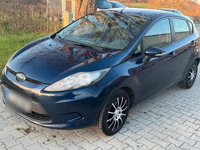 Gebraucht Ford Fiesta 70 PS (51 kW) 2011 Blau Kleinwagen