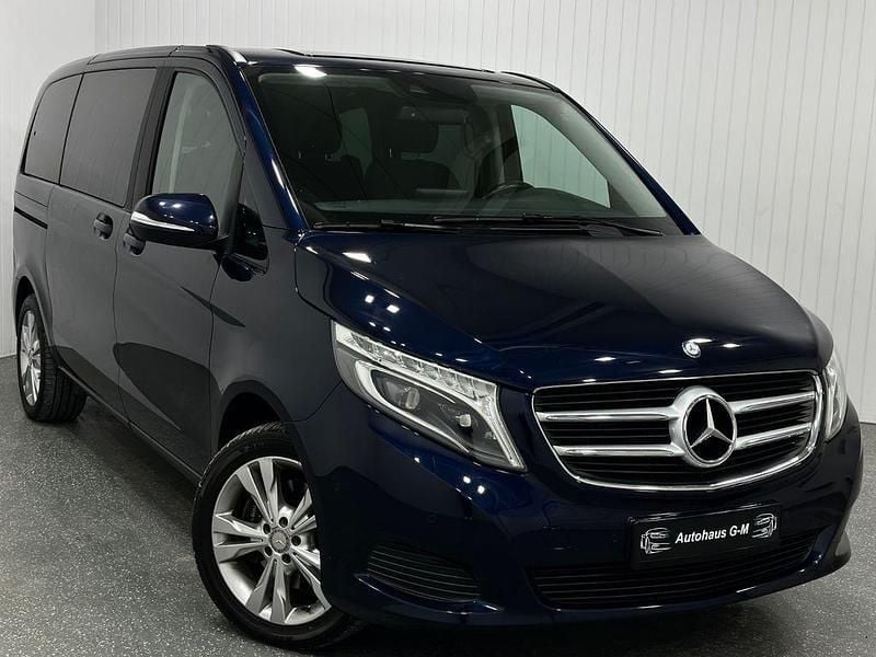 Cavansitblau Gebraucht 2016 Mercedes V220 Edition Van / Kleinbus | 27.800 € (Fairer Preis) - Bild 1/4