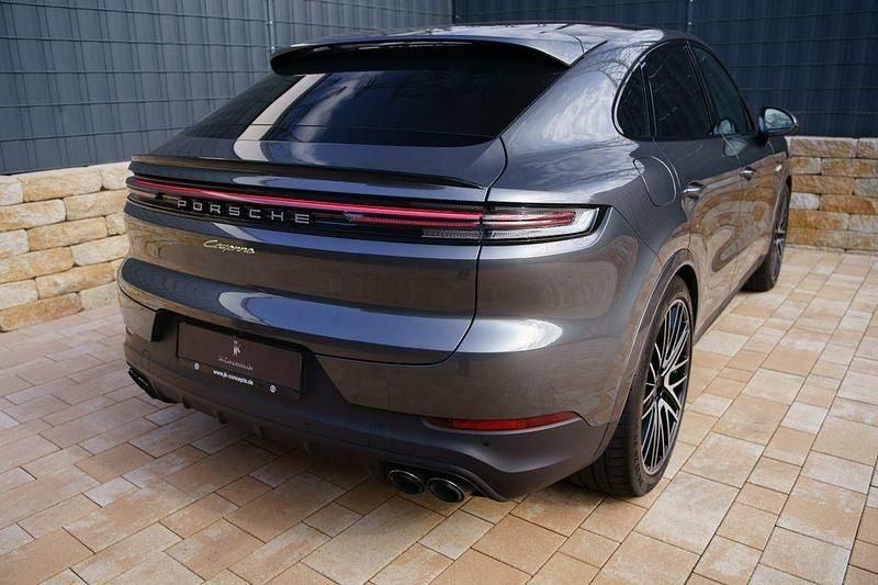 Grau Gebraucht 2024 Porsche Cayenne SUV | 103.890 € (Guter Preis) - Bild 1/4