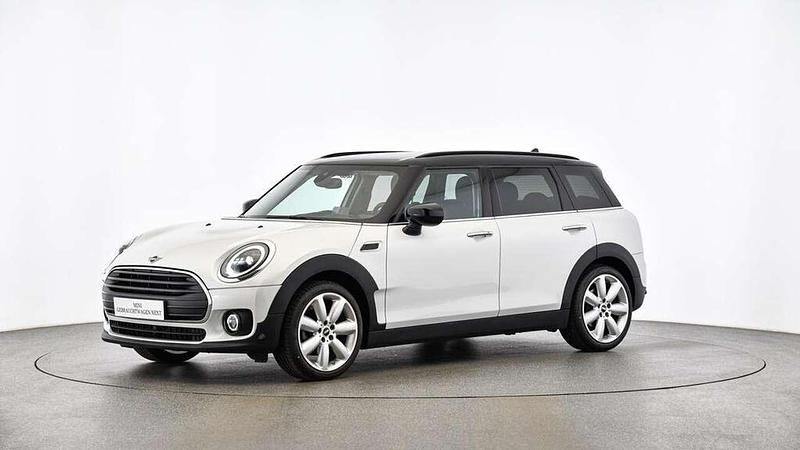 Weiß Gebraucht 2023 Mini Cooper Clubman Classic Kombi | 29.637 € (Etwas zu teuer) - Bild 1/4