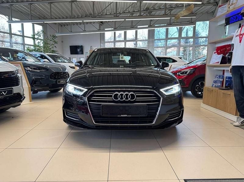 Gebraucht Audi A3 Sportback Design 116 PS (85 kW) 2017 Brillantschwarz Kleinwagen