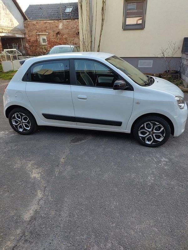 Gebraucht Renault Twingo Equilibre 60 kW (82 PS) 2022 Weiß Kleinwagen