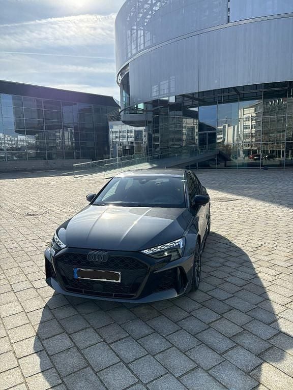 Gebraucht Audi RS3 Ambiente 400 PS (294 kW) 2025 Grau Limousine