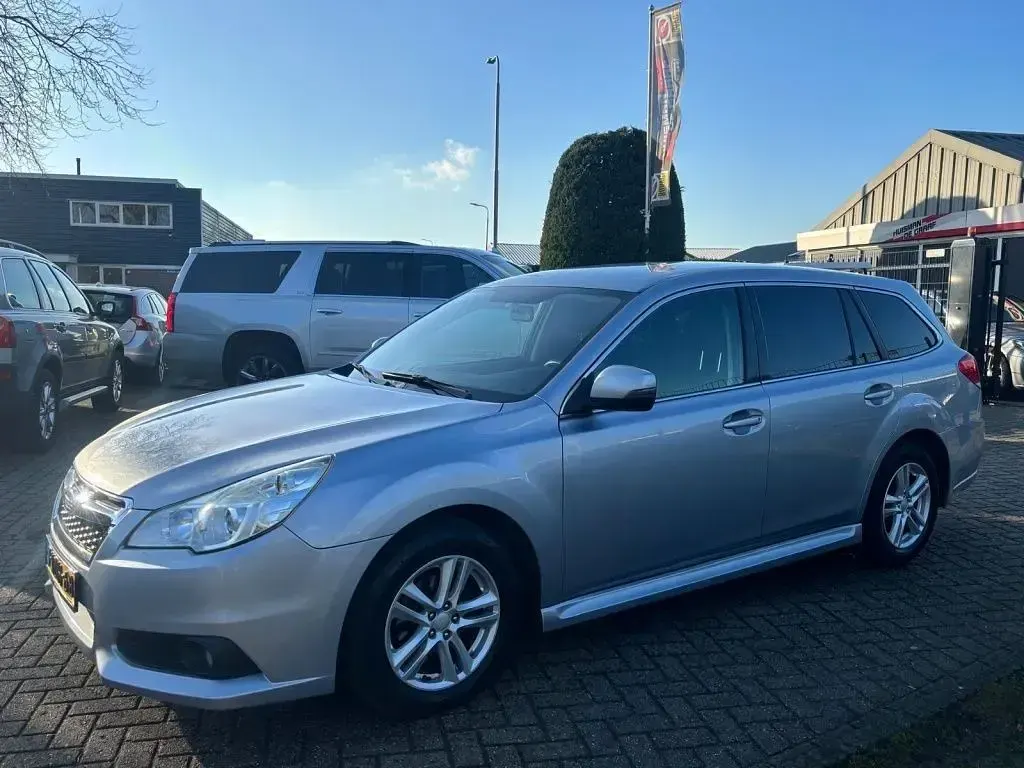 Gebraucht Subaru Legacy 150 PS (110 kW) 2013 Grau Kombi