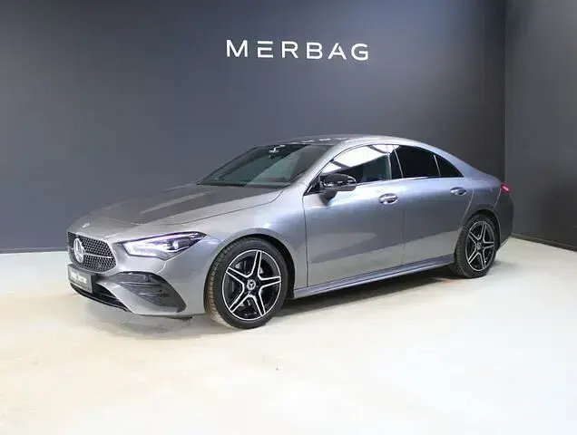 Gebraucht Mercedes CLA200 Premium 163 PS (119 kW) 2023 Metalliclack mountaingrau Coupé
