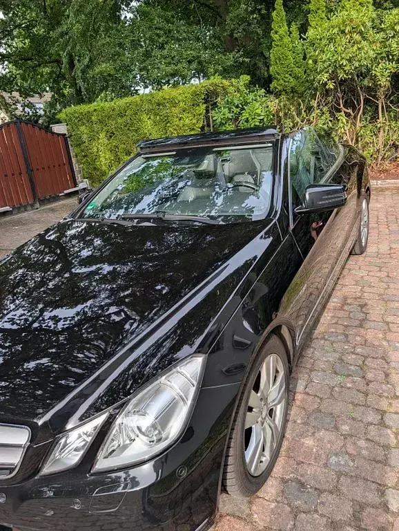 Gebraucht Mercedes E200 Elegance 184 PS (135 kW) 2012 Schwarz Cabrio