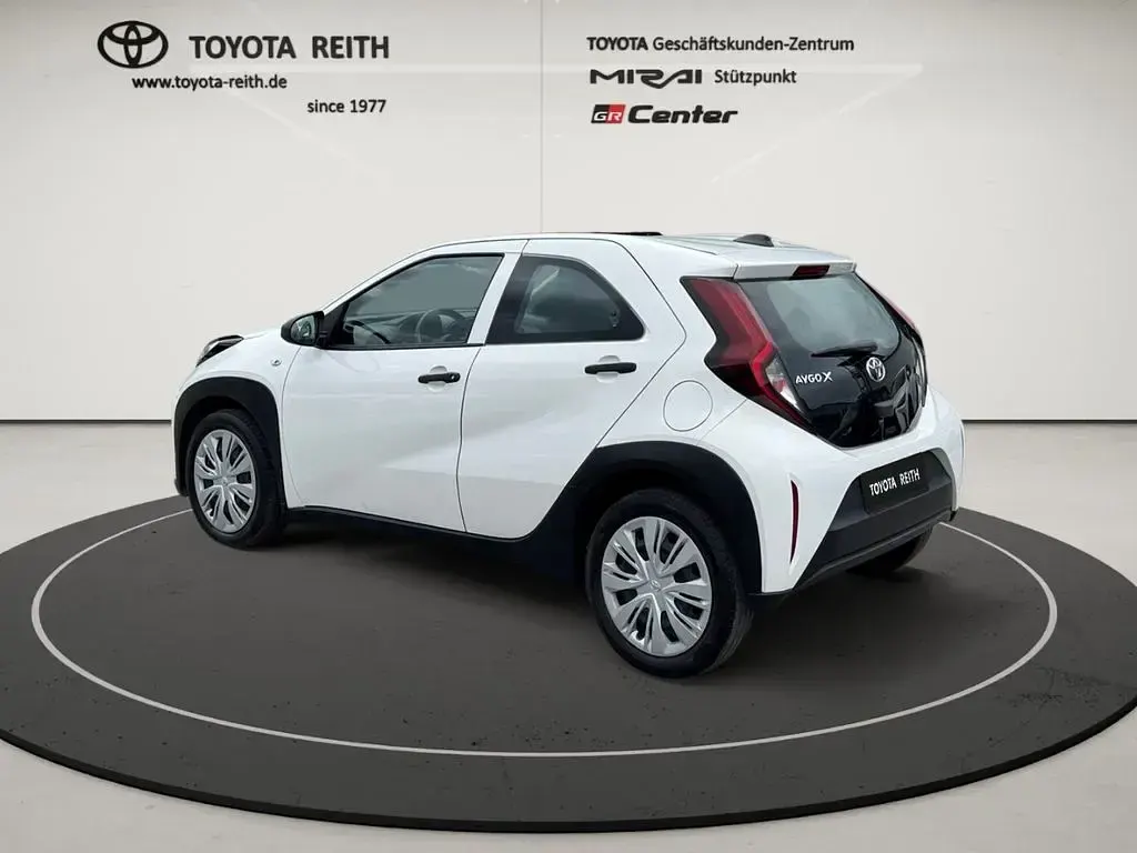 Gebraucht Toyota Aygo X Basis 72 PS (52 kW) 2022 Schneeweiß SUV