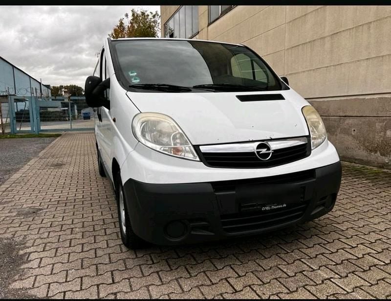 Gebraucht Opel Vivaro 90 PS (66 kW) 2007 Weiß Van / Kleinbus