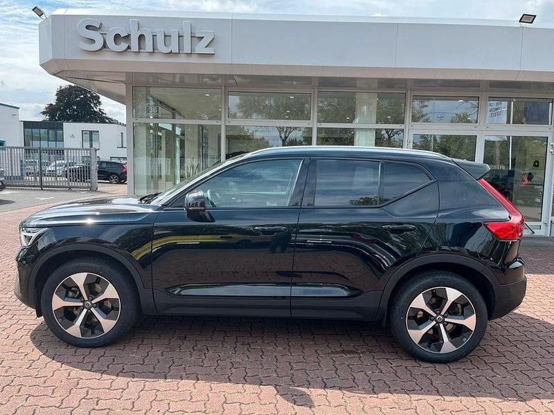 Onyx black metallic Gebraucht 2024 Volvo XC40 Core SUV | 35.850 € (Fairer Preis) - Bild 1/4