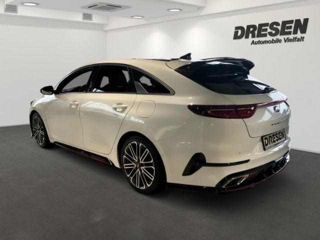 Gebraucht Kia ProCeed GT 204 PS (150 kW) 2019 Hw2) deluxeweiss met. (weiss Kleinwagen