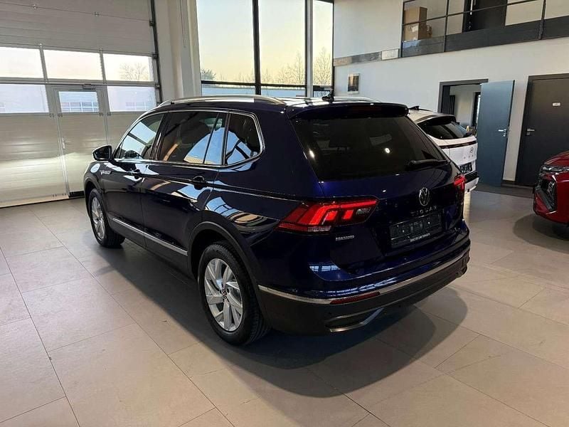 Gebraucht VW Tiguan Allspace 200 PS (147 kW) 2022 Atlantic blue SUV