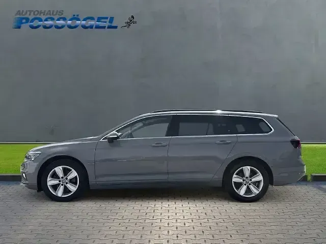 Gebraucht VW Passat Business 200 PS (147 kW) 2023 Mondsteingrau Kombi