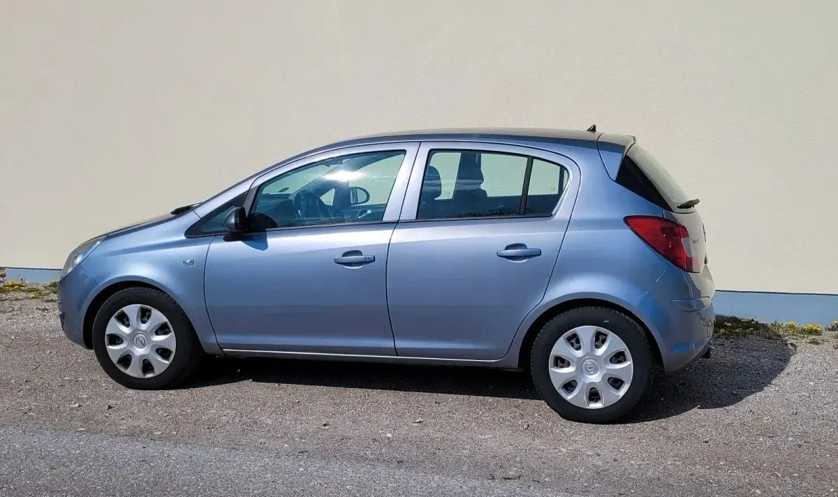 Używany Opel Corsa 86 KM (63 kW) 2010 Szary Hatchback
