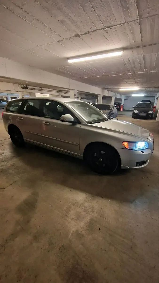 Gebraucht Volvo V50 230 PS (169 kW) 2010 Silber Kombi