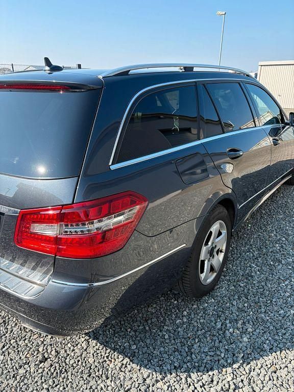 Gebraucht Mercedes 220 170 PS (125 kW) 2012 Grau Limousine