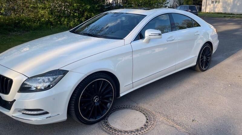 Weiß Gebraucht 2012 Mercedes CLS350 Coupé | 19.999 € (Fairer Preis) - Bild 1/4