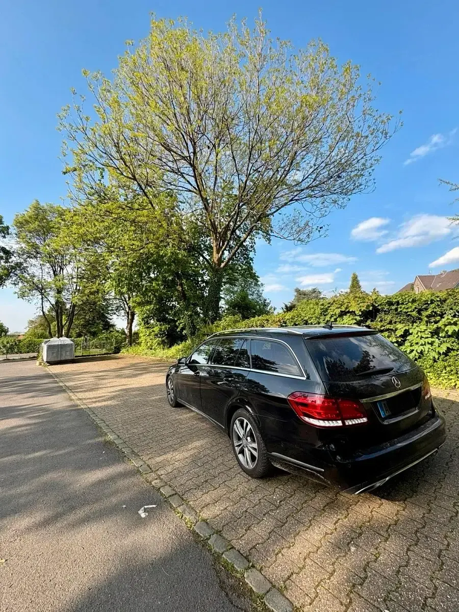 Gebraucht Mercedes E350 258 PS (189 kW) 2015 Schwarz Kombi