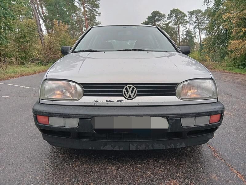 Silber Gebraucht 2025 VW Golf VIII Limousine | 600 € - Bild 1/4