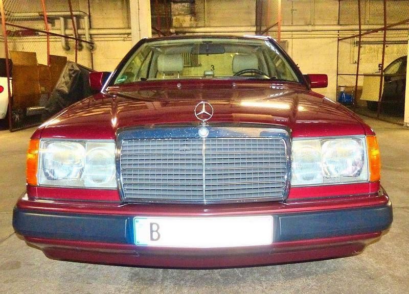 Rot Gebraucht 1990 Mercedes 230 Coupé | 14.750 € - Bild 1/4