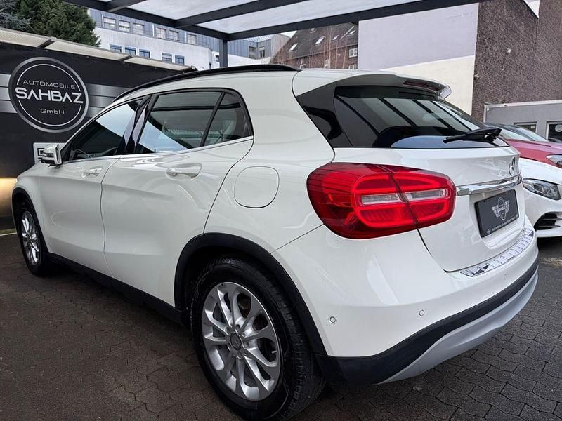Gebraucht Mercedes GLA220 170 PS (125 kW) 2014 Weiß SUV