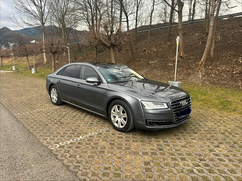 Grau Gebraucht 2015 Audi A8L Limousine | 17.500 € (Fairer Preis) - Bild 1/4