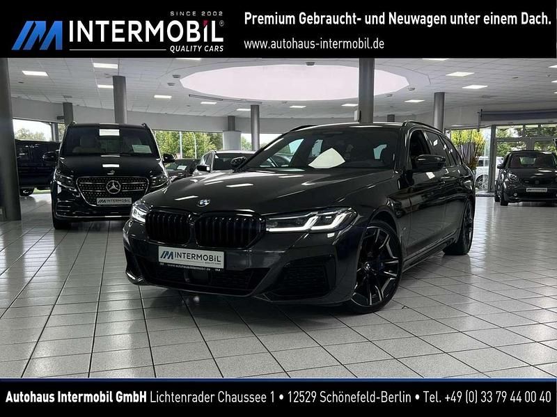 Gebraucht BMW 530 M Sport 286 PS (210 kW) 2024 Sophistograu brillanteffekt Kombi