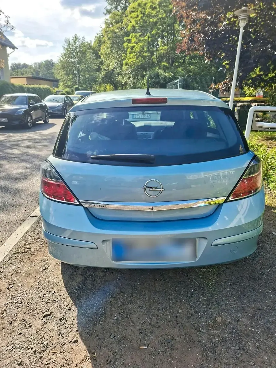Gebraucht Opel Astra Selection 116 PS (85 kW) 2009 Blau Limousine