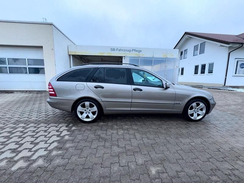 Gebraucht Mercedes C180 143 PS (105 kW) 2004 Grau Kombi