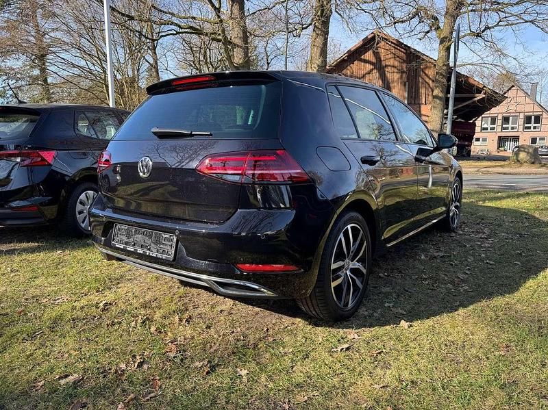 Gebraucht VW Golf VII Highline 150 PS (110 kW) 2019 Deep black perleffekt Kleinwagen