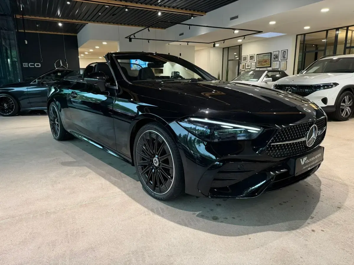 Gebraucht Mercedes CLE220 AMG 197 PS (144 kW) 2025 Schwarz Cabrio