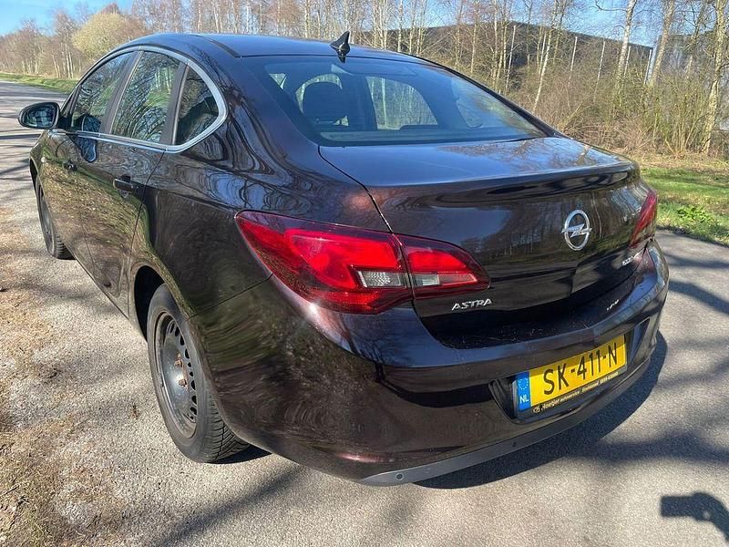 Gebraucht Opel Astra Cosmo 110 PS (80 kW) 2014 Braun Limousine