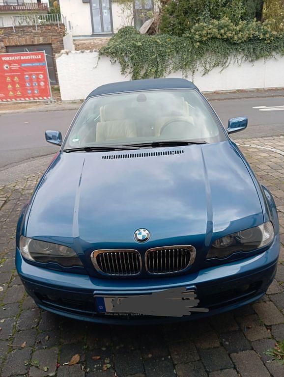 Gebraucht BMW 325 192 PS (141 kW) 2001 Blau Cabrio