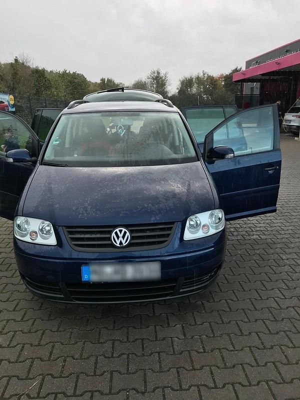 Blau Gebraucht 2005 VW Touran Van / Kleinbus | 2.500 € (Etwas zu teuer) - Bild 1/4