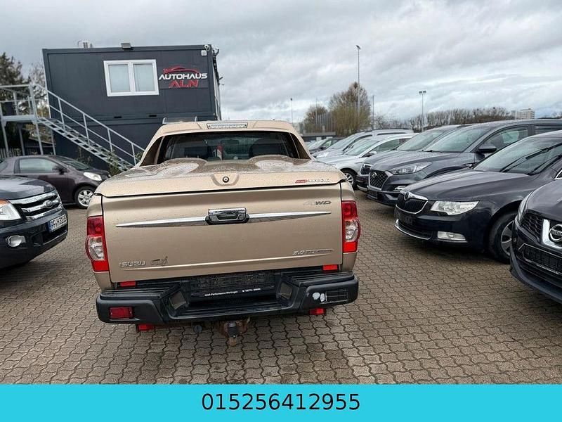 Gebraucht Isuzu D-Max 163 PS (119 kW) 2009 Gold Pickup
