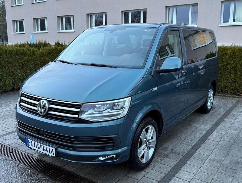 Grün Gebraucht 2017 VW Multivan Comfortline Van | 31.900 € (Guter Preis) - Bild 1/4