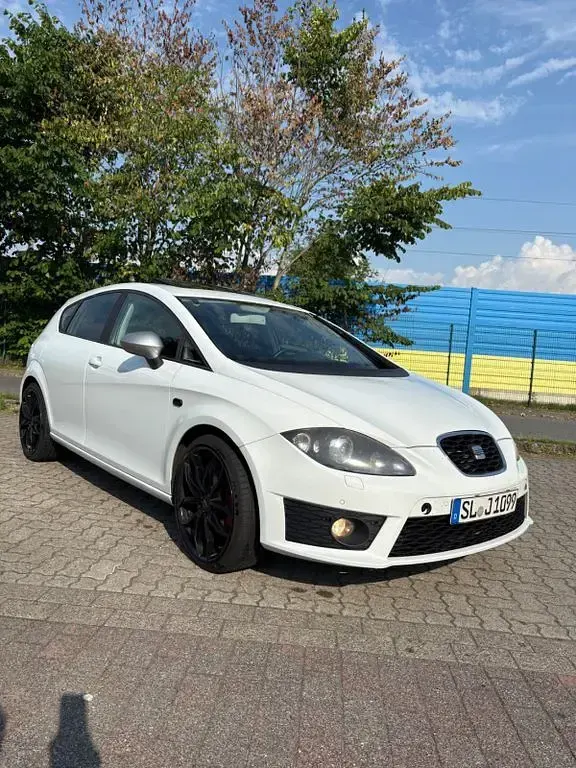 Gebraucht Seat Leon Design 140 PS (102 kW) 2011 Weiß Kleinwagen