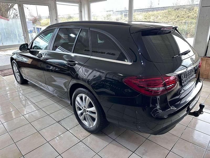 Gebraucht Mercedes C220 194 PS (142 kW) 2018 Obsidianschwarz  metalliclack Kombi