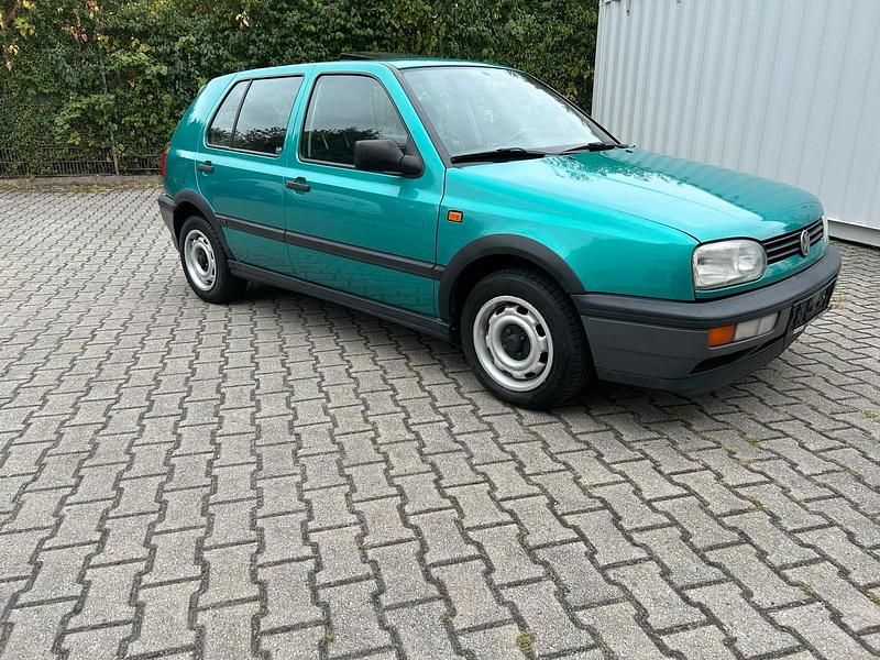 Grün Gebraucht 1992 VW Golf III GTD Limousine | 5.950 € - Bild 1/4